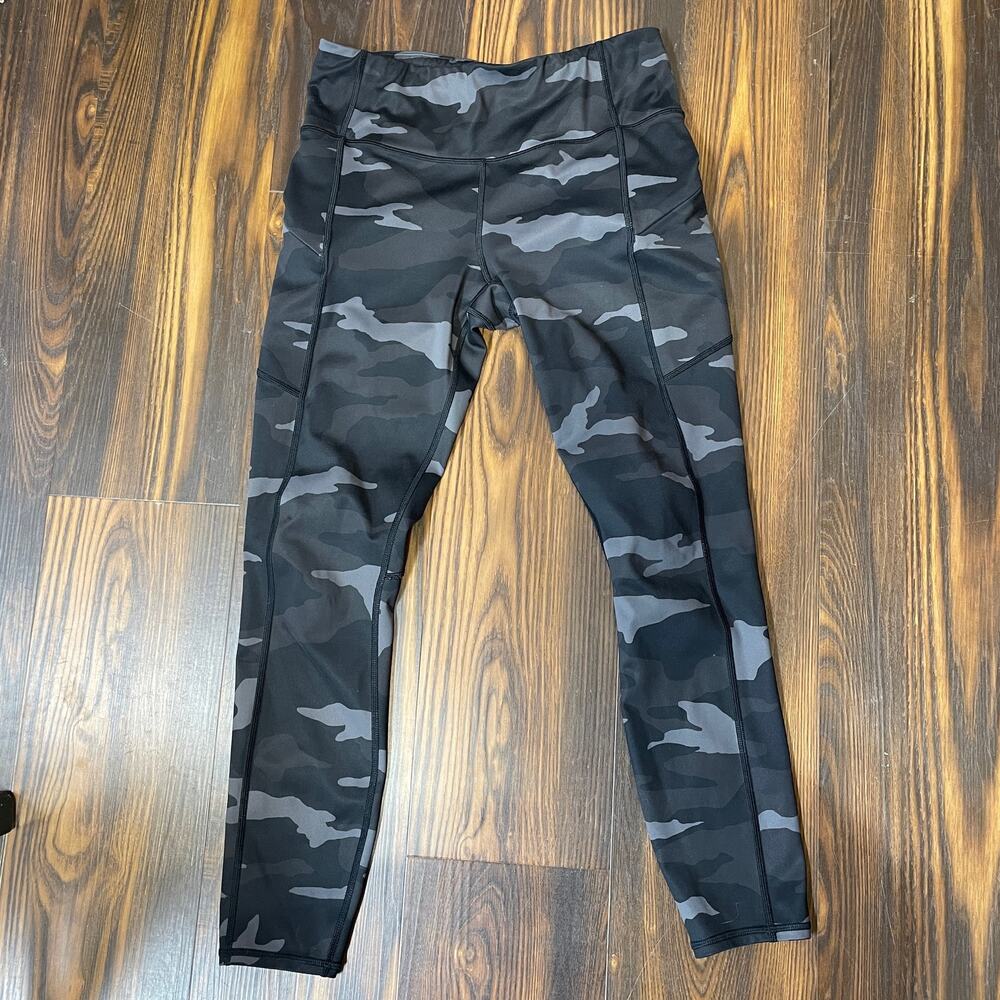 Athleta Camo Contender Pocket 7/8” Leggings Size S
